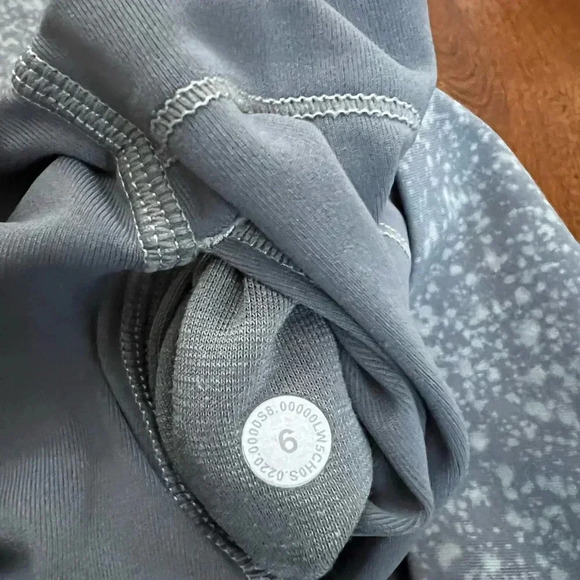 Lululemon Wunder Under High-Rise Tight *Spray 25" size 6 - Picture 4 of 4